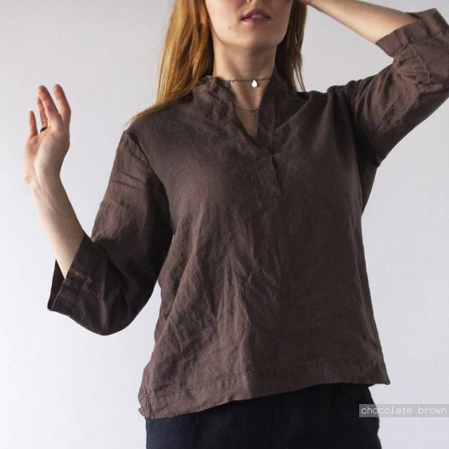 LINEN SHIRT with a collar